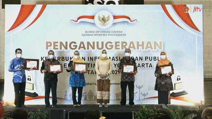 Kapanewon Depok Raih Anugerah Keterbukaan Informasi Tingkat DIY