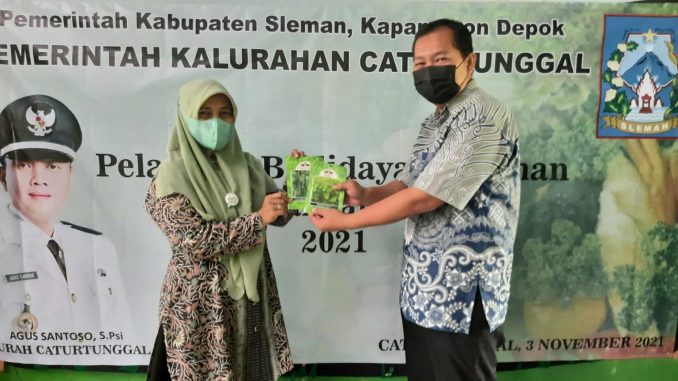 Kalurahan Caturtunggal Gelar Pelatihan Budi Daya Tanaman di Pekarangan Terbatas