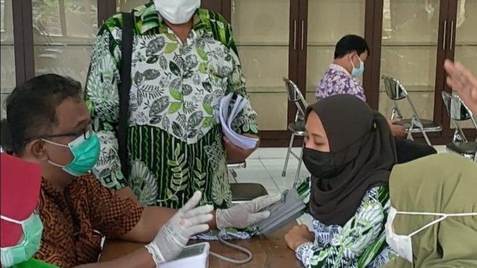 Jaga Kesehatan Pamong, Kalurahan Condongcatur Rutin Gelar Posbindu