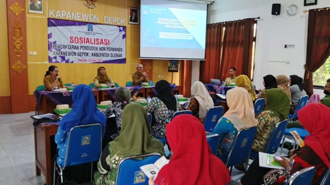 Dinas Kependudukan dan Pencatatan Sipil Kabupaten Sleman Gandeng Kapanewon Depok Sosialisasikan Pendataan Warga Non Permanen