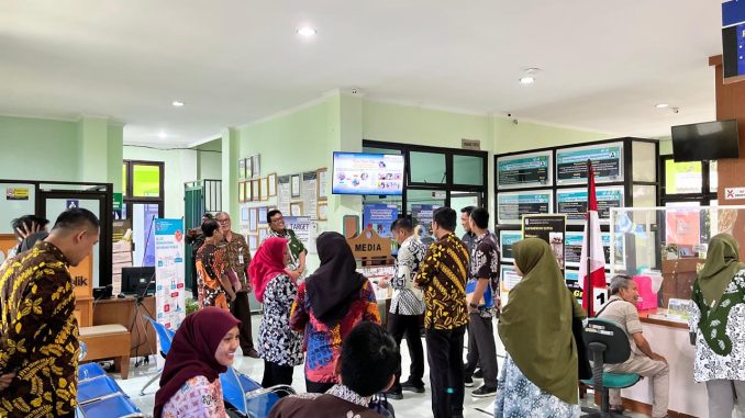 Tim Evaluasi GISA Award 2025 Meninjau Kapanewon Depok yang Masuk Kembali di Nominasi 3 Besar Terbaik GISA Award 2025