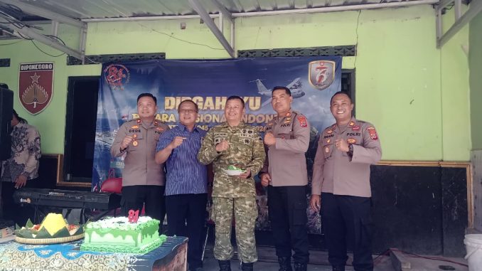 Panewu Depok Bersama Jajaran Sampaikan Ucapan HUT ke-81 TNI di Koramil 11/Depok